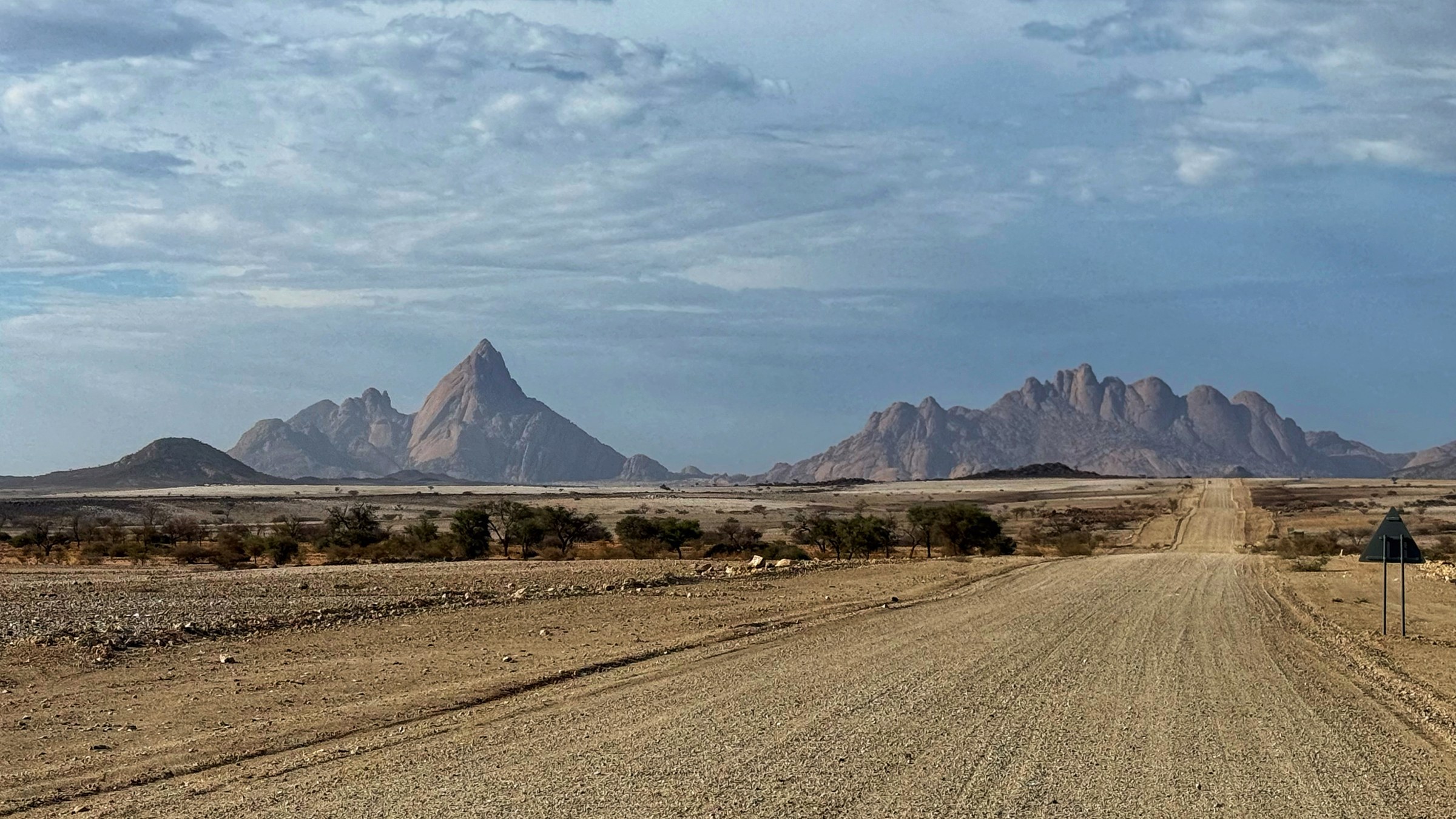 Namibian safari landscape and route planning context